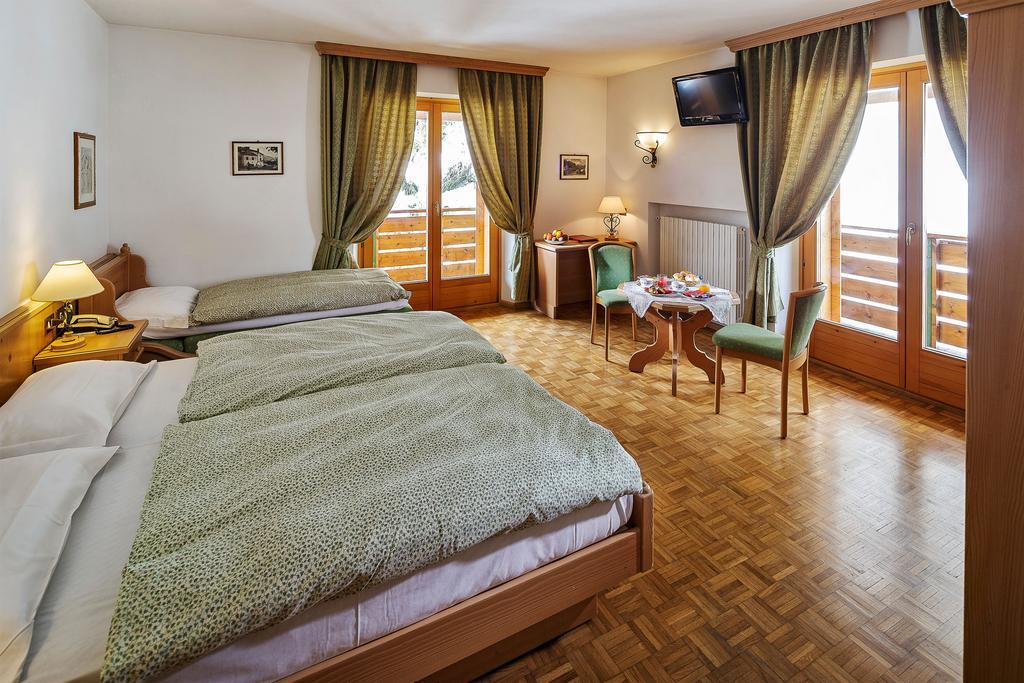 Hotel Piccolo Pocol Cortina d'Ampezzo Kamer foto